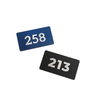 Stalowy numerek na drzwi z nadrukiem UV - 90x50mm - ND018