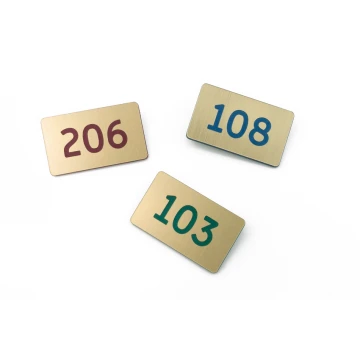 Tabliczki z numeracją na szafki i szuflady - złoty z kolorowym grawerem - ND026 - wym. 39x23mm 
